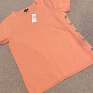 ANN TAYLOR peach shirt sleeve sweater. Size small. Thick sweater material. NWT